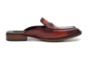 Burgundy Burnished Chain Mule — mens loafers detail