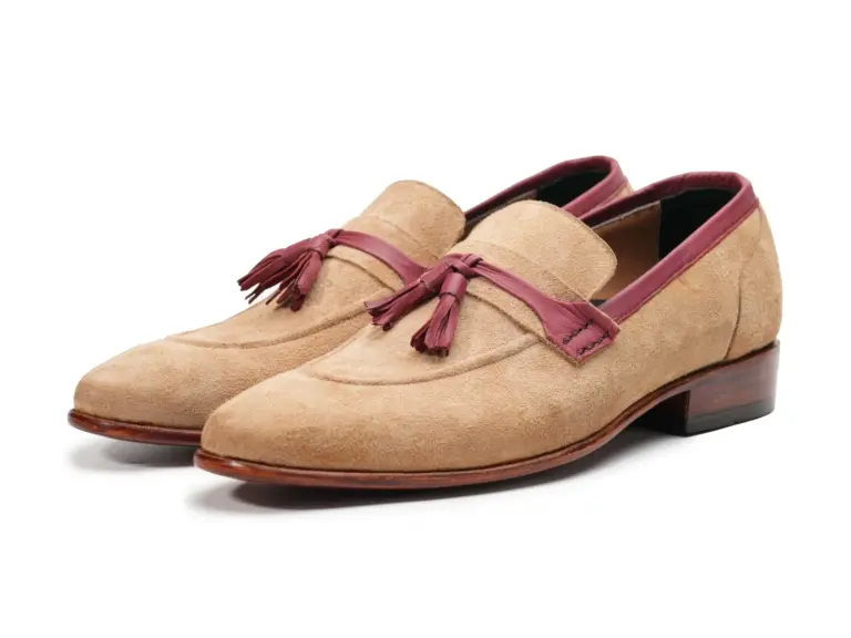 Beige suede tassel loafers for men with burgundy trim