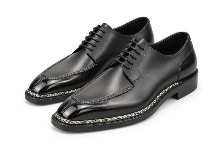 black-apron-toe-derby-shoe-men-side-view.webp